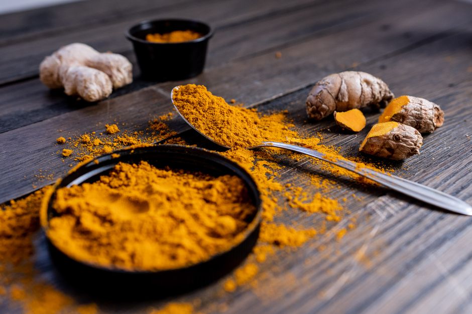 curcumin turmeric rhizomes powder natural skin inflammation